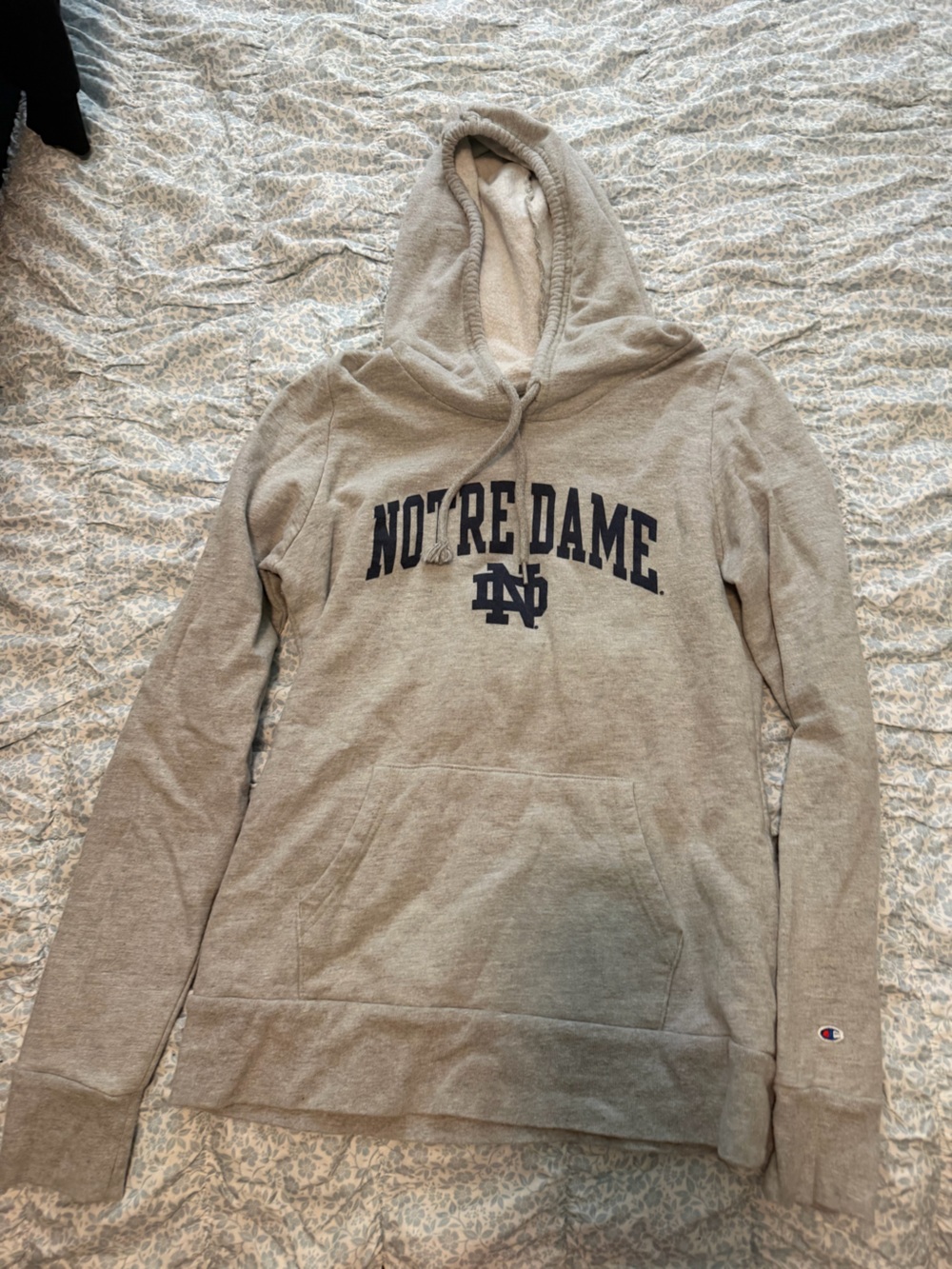 Notre Dame Women’s Heather Gray Pullover Hoodie Sweatshirt